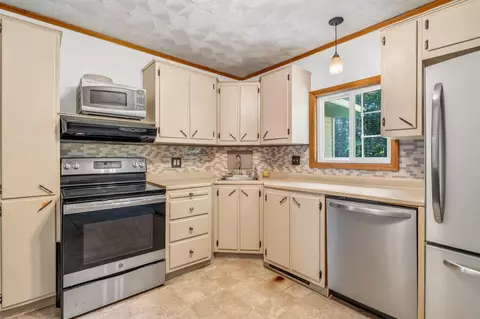 8 Sylvan Rd, Orono, ME 04473 photo 22