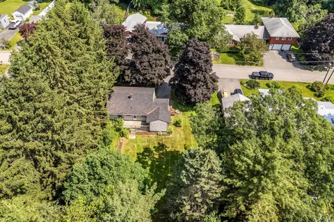 8 Sylvan Rd, Orono, ME 04473 photo 4