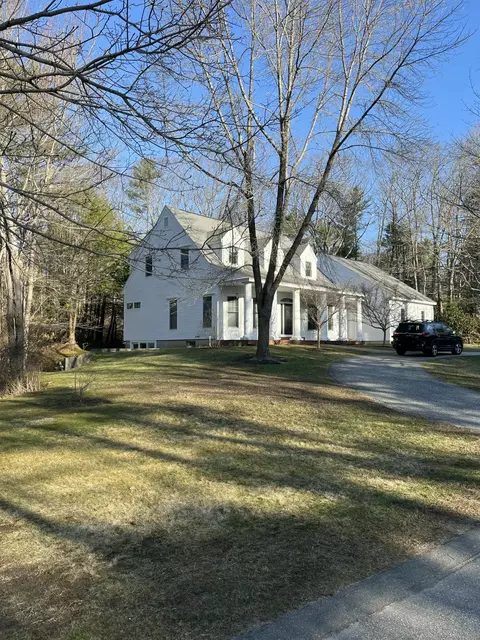 14 Stonegate Rd, Cape Elizabeth, ME 04107