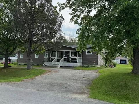 10 Dow St, Fort Kent, ME 04743