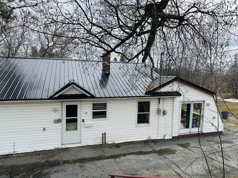 37 Spring St, Caribou, ME 04736