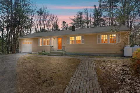 18 Sequoia Dr, Freeport, ME 04032