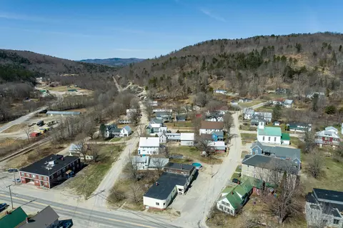 1 Church St, West Paris, ME 04289