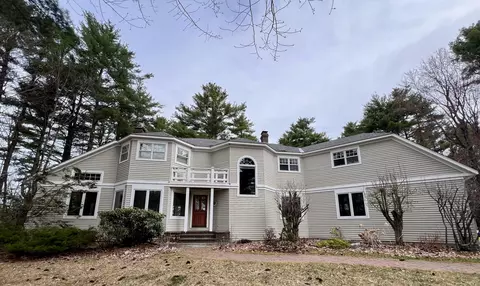 15 Maplewood Cir, Falmouth, ME 04105