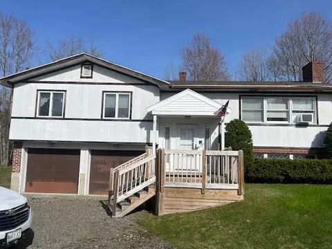 1049 Pushaw Rd, Glenburn, ME 04401
