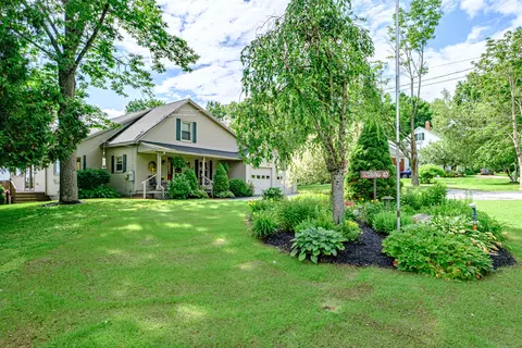 438 Paris Hill Rd, Paris, ME 04281