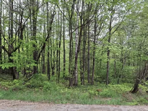 56 School St, New Portland, ME 04954
