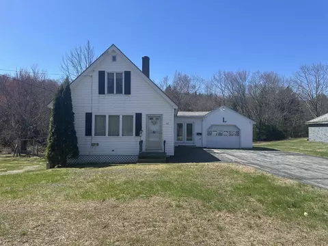 63 Auburn Rd, Peru, ME 04290