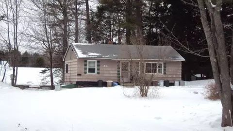 14 Stagecoach Rd, Freeport, ME 04032