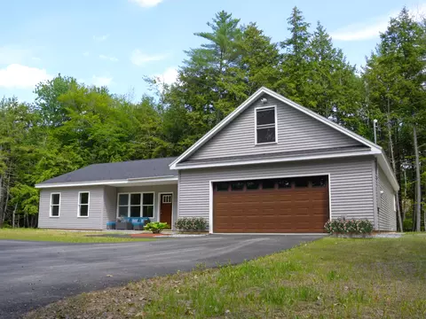 3 Milligan Cir, Oxford, ME 04270