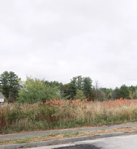 78 Fieldstone Dr, Augusta, ME 04330