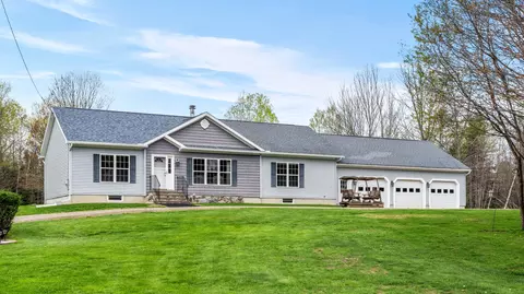 35 Red Pine Dr, Windsor, ME 04363