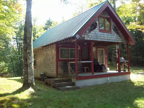 200 Hale Farm Rd, Lee, ME 04455