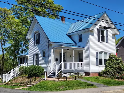 77 Cottage St, Bangor, ME 04401