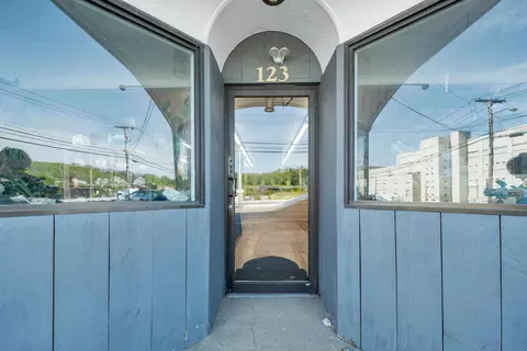 123 Main St, Somersworth, NH 03878