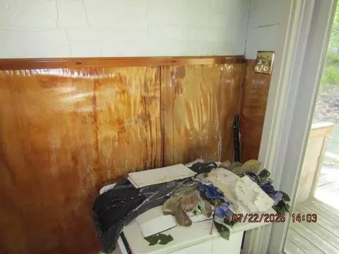 Entry Way - 30 New Hampshire St, Millinocket, ME 04462 photo 3 of 3