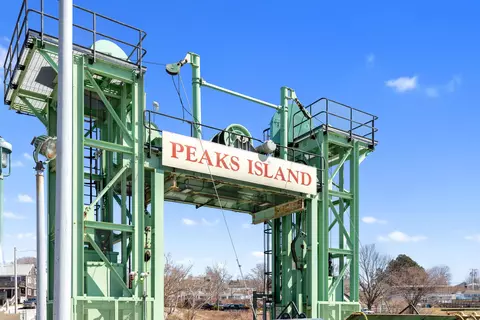 111 Spruce Ave, Portland, ME 04108