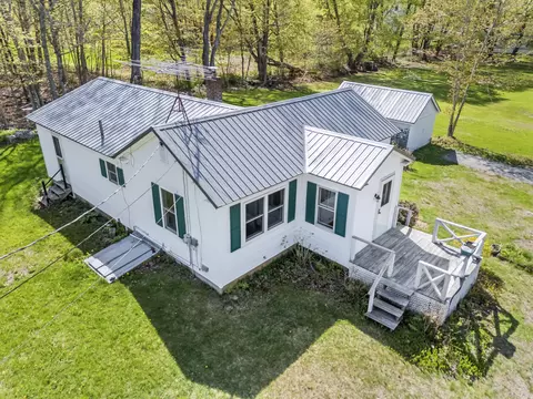 19 Cottage Dr, Friendship, ME 04547