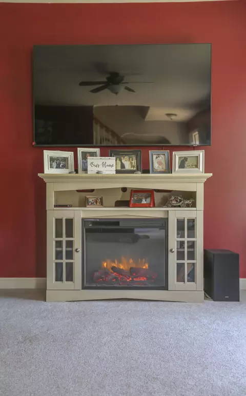 Living - 20 Searsmont Rd, Appleton, ME 04862 photo 2 of 4