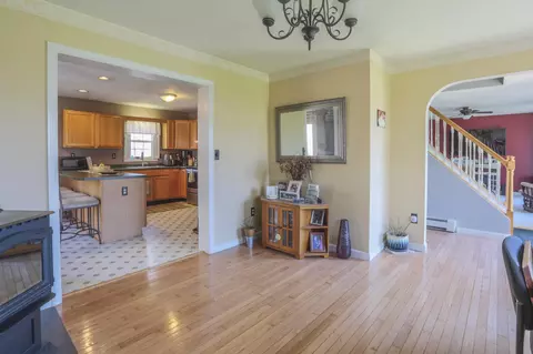 Entry Way - 20 Searsmont Rd, Appleton, ME 04862 photo 2 of 6