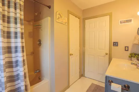 Bath - 20 Searsmont Rd, Appleton, ME 04862 photo 2 of 4