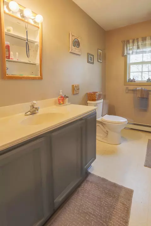 Bath - 20 Searsmont Rd, Appleton, ME 04862 photo 1 of 4