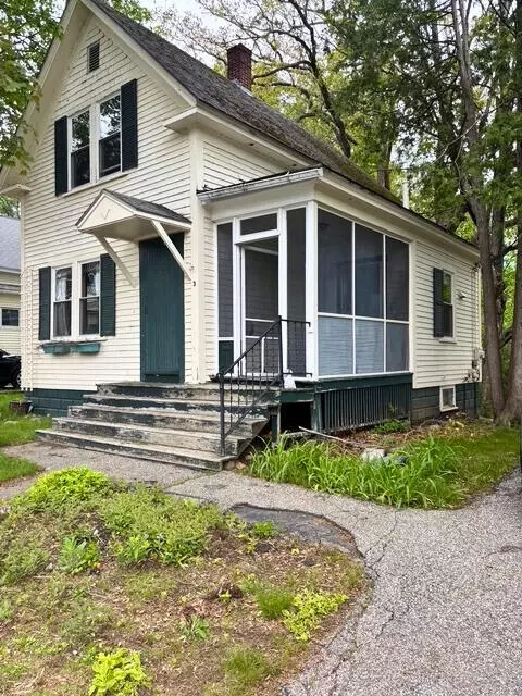 3 King St, Springvale, ME 04083