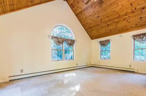 Living - 31 Rebecca Rd, Ogunquit, ME 03907 photo 5 of 14