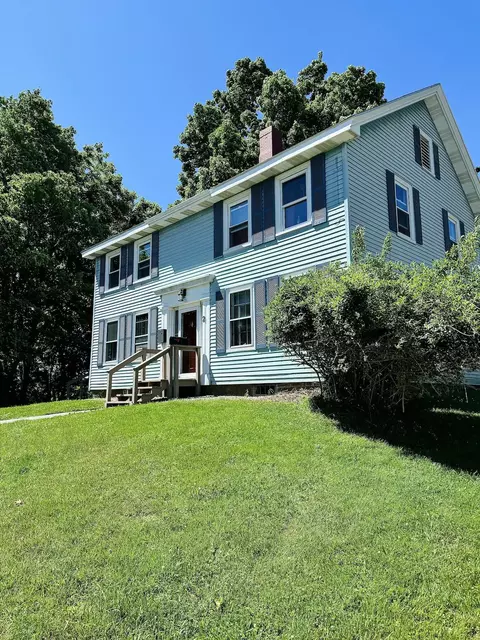 2 High St, Machias, ME 04654