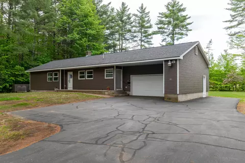 55 Woodland St, Fryeburg, ME 04037