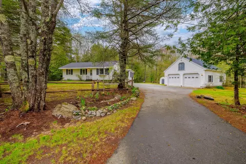 927 Pleasant St, Blue Hill, ME 04614