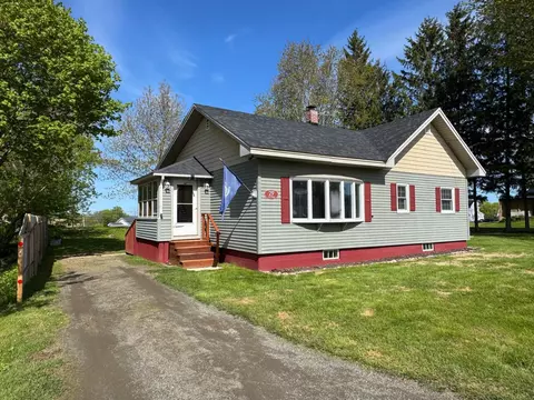 29 Plum St, Ashland, ME 04732
