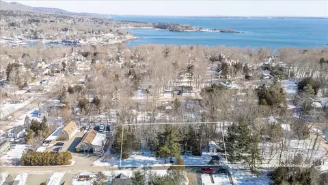 8 Colorado Ave, Camden, ME 04843