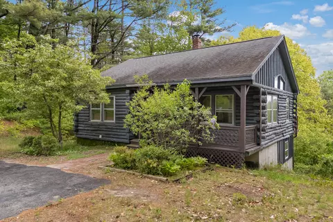 37 Boulder Dr, Auburn, ME 04210
