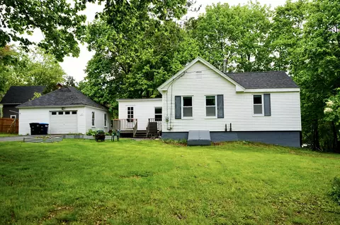 189 Oak St, Old Town, ME 04468