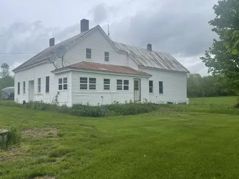 722 Farmington Rd, Strong, ME 04983