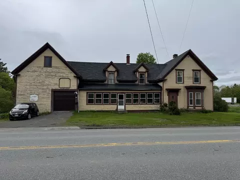 41 S Main St, Guilford, ME 04443