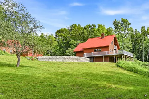 657 E Ridge Rd, Cornville, ME 04976