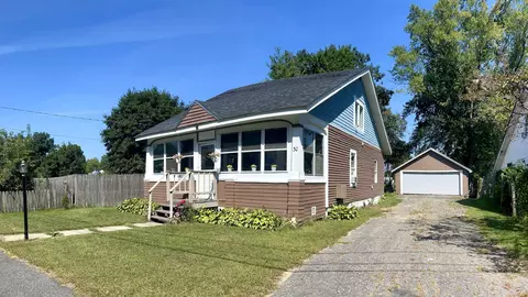 30 Highland Ave, Dixfield, ME 04224
