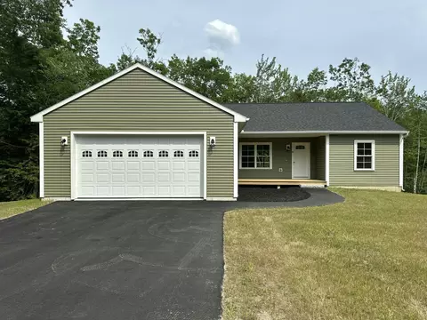 4 Lochview Dr, Lewiston, ME 04240