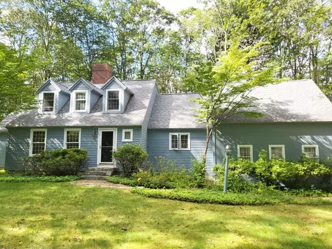 27 High Pasture Rd, Kittery Point, ME 03905