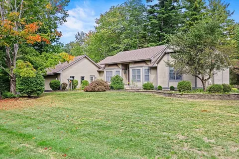 4 Harriman Farm Rd, Saco, ME 04072