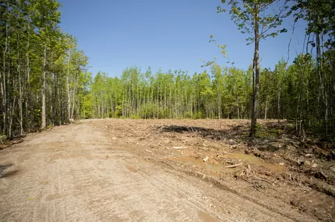 491 Hawks Xing, Hermon, ME 04401