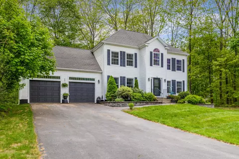 16 Debra Ln, Kittery, ME 03904