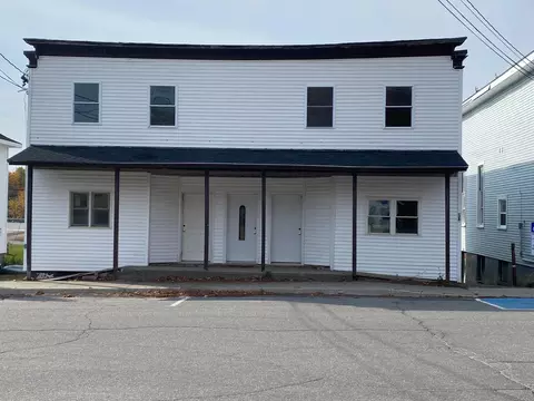 6 Main St, Howland, ME 04448