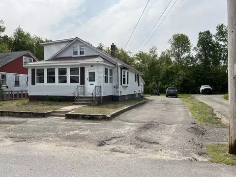 Exterior - 180 Bowdoin St, Millinocket, ME 04462 photo 4 of 6