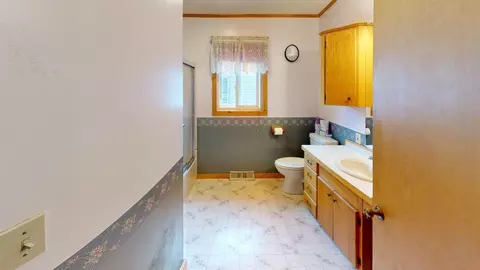 Bath - 180 Bowdoin St, Millinocket, ME 04462 photo 2 of 2