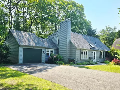 40 Willow Grove Rd, Brunswick, ME 04011