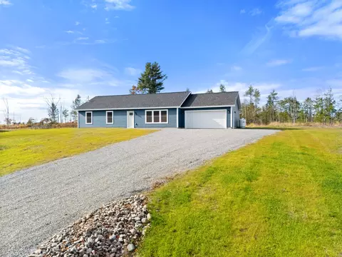 278 Merrill Rd, Levant, ME 04456