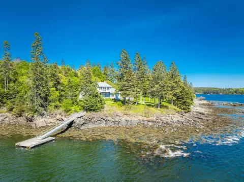250 Davis Point Rd, Cushing, ME 04563